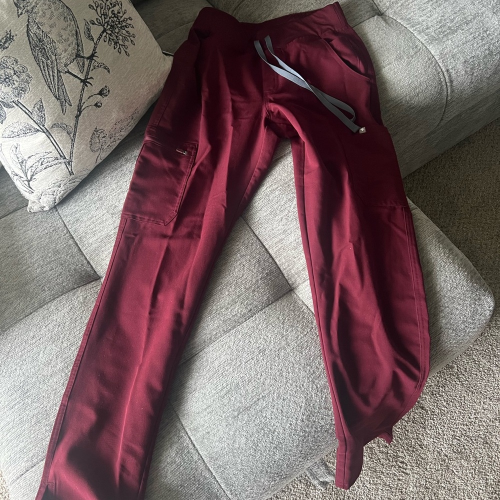 SOLD Figs high wasted yola skinny scrub pants